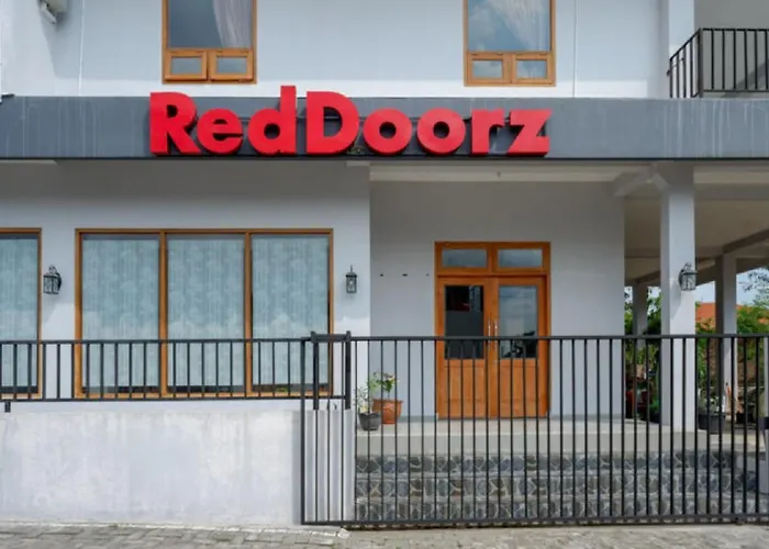 RedDoorz Syariah near Gerbang Tol Manyaran Hotel Semarang