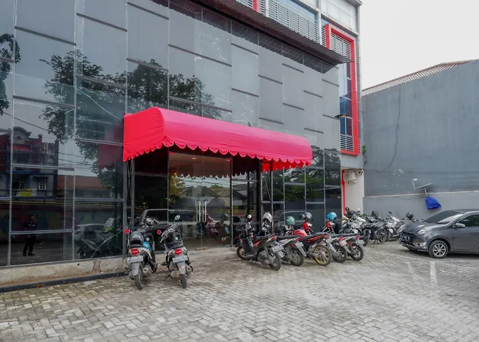 RedDoorz @ Jalan Kartini Semarang Hotel