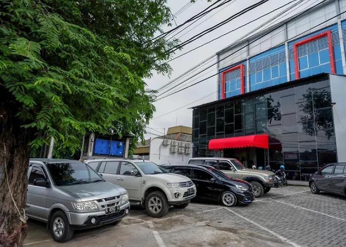 RedDoorz @ Jalan Kartini Semarang Hotel